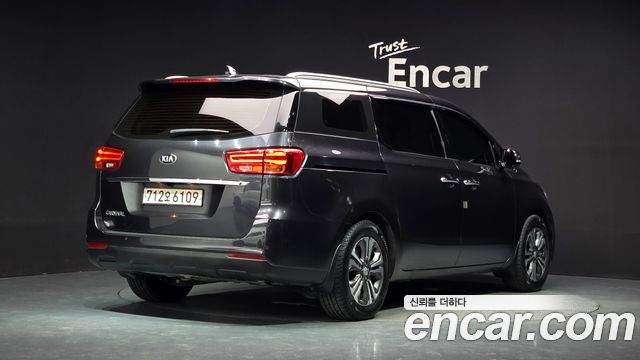 Kia Canival 2020 — photo 2