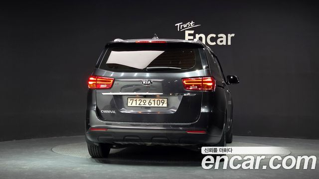 Kia Canival 2020 — photo 4