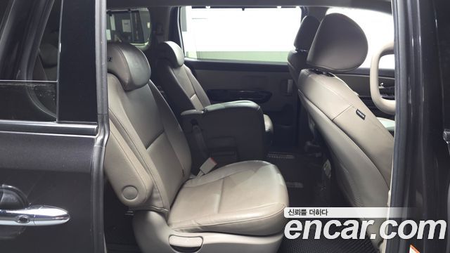 Kia Canival 2020 — photo 12