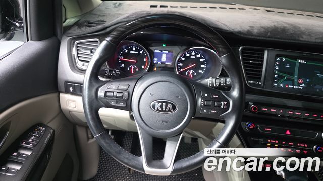 Kia Canival 2020 — photo 13