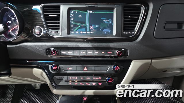Kia Canival 2020 — photo 14