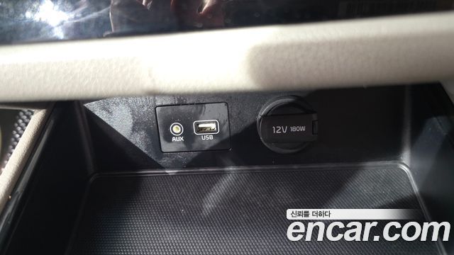 Kia Canival 2020 — photo 17