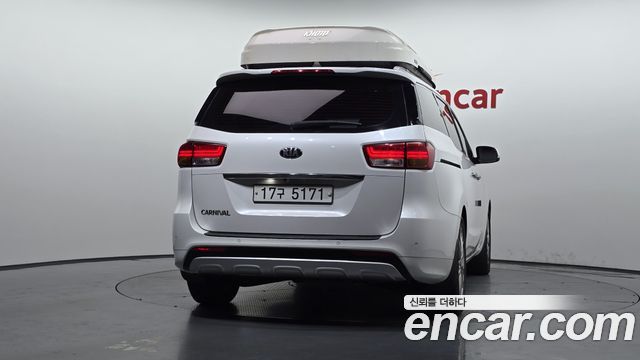 Kia Canival 2015 — photo 4
