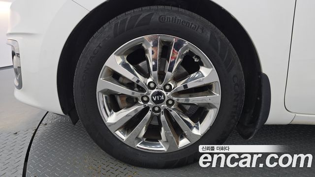 Kia Canival 2015 — photo 5