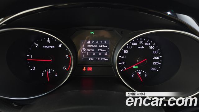 Kia Canival 2015 — photo 8