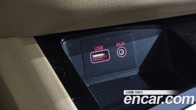 Kia Canival 2015 — photo 14