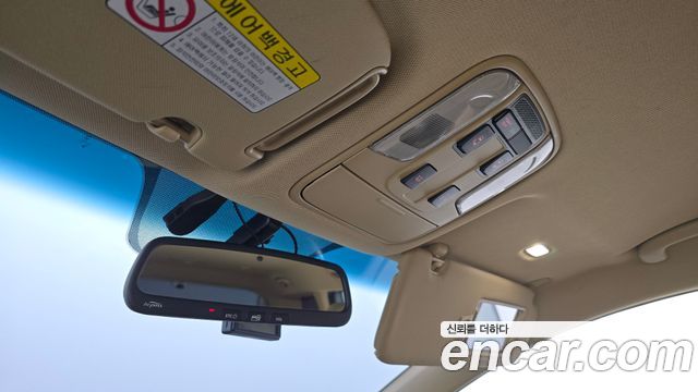 Kia Canival 2015 — photo 20