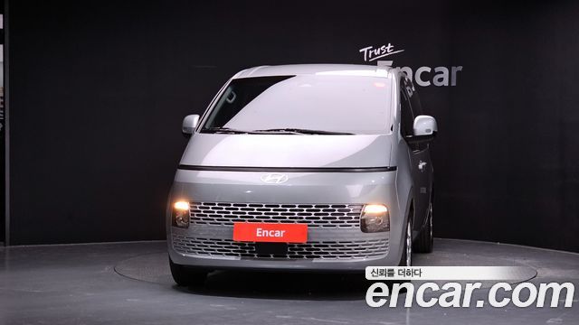 Hyundai Staria 2025 — photo 3