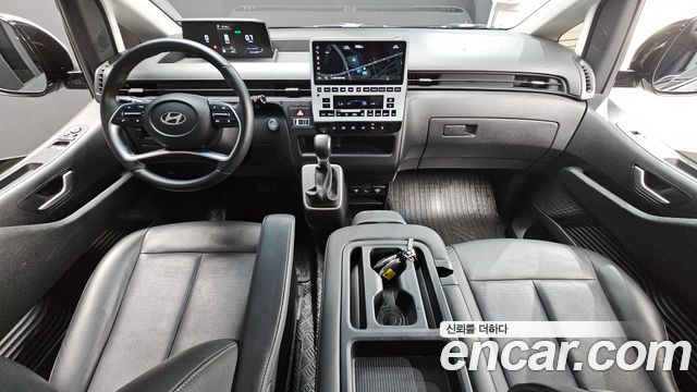 Hyundai Staria 2025 — photo 10