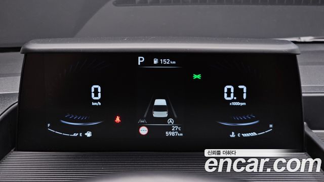 Hyundai Staria 2025 — photo 11