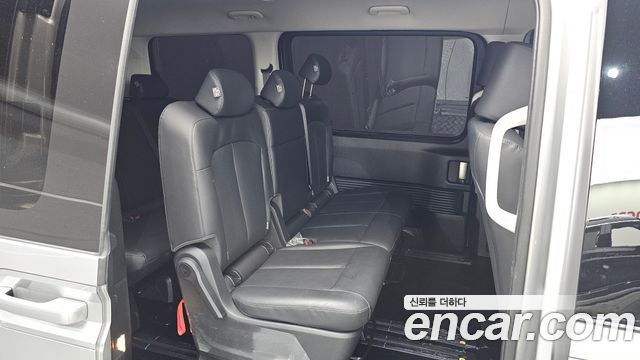 Hyundai Staria 2025 — photo 17