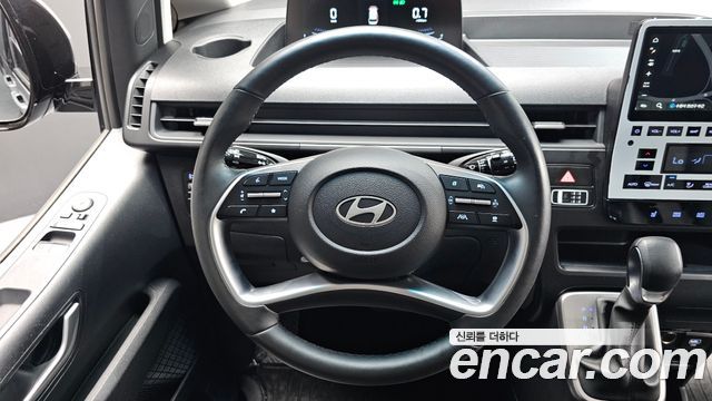Hyundai Staria 2025 — photo 18
