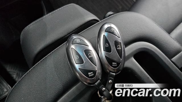 Hyundai Staria 2025 — photo 25