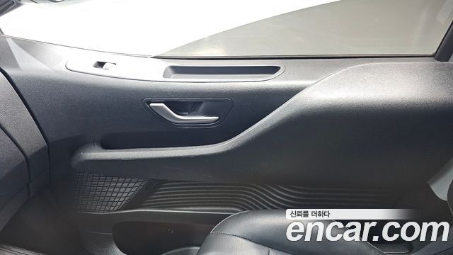 Hyundai Staria 2025 — photo 15