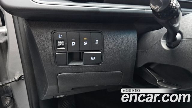 Hyundai Staria 2025 — photo 27