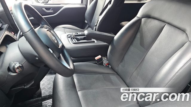 Hyundai Staria 2025 — photo 29