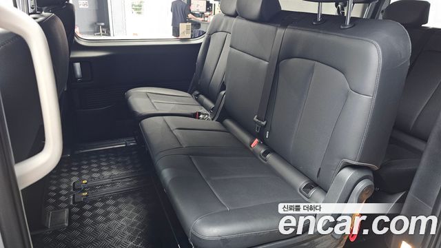Hyundai Staria 2025 — photo 30