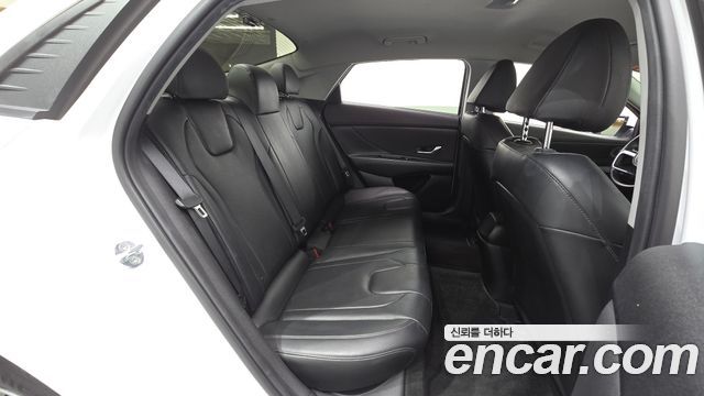 Hyundai AVANTE 2021 — photo 11