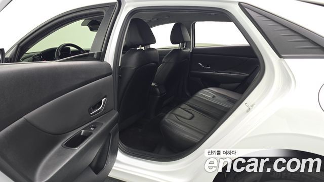 Hyundai AVANTE 2021 — photo 12