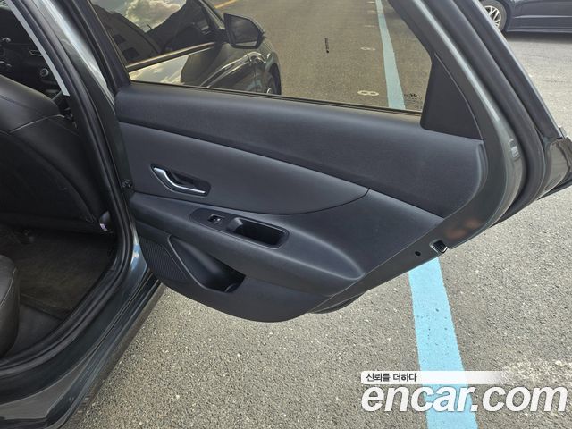 Hyundai AVANTE 2023 — photo 13
