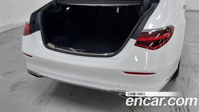 Mercedes-Benz S-Class 2025 — photo 11