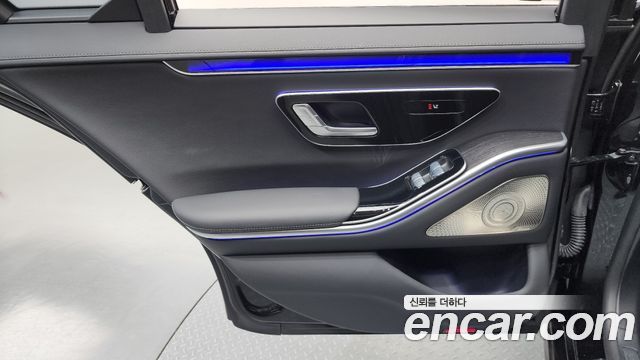 Mercedes-Benz S-Class 2022 — photo 15