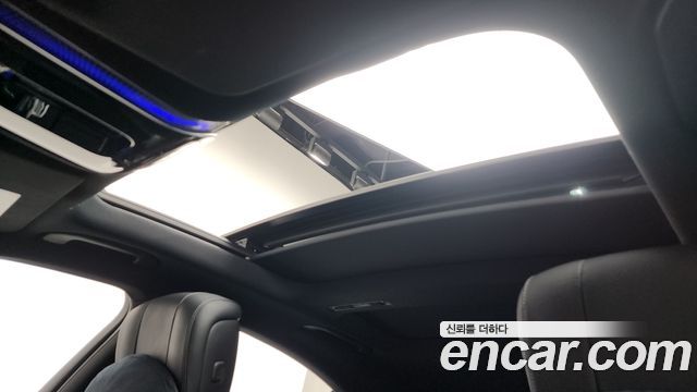 Mercedes-Benz S-Class 2022 — photo 28