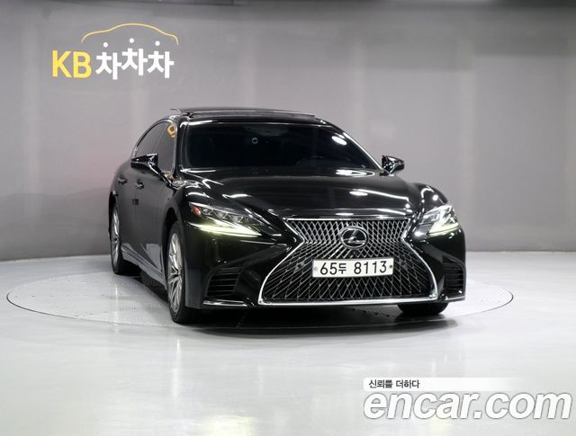 Lexus LS 2018 — photo 2