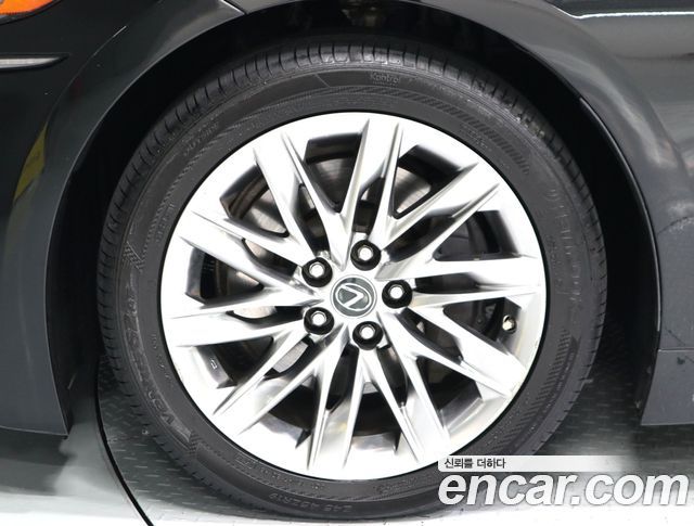 Lexus LS 2018 — photo 5