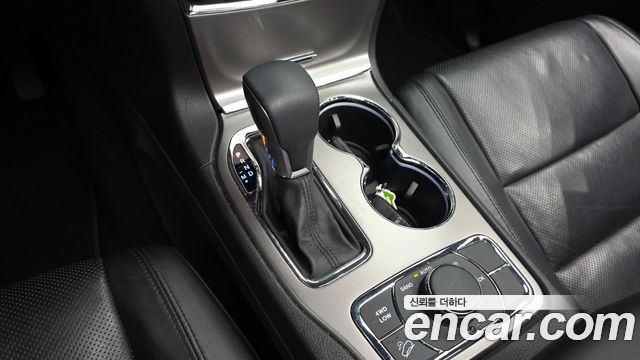 Jeep Cherokee 2019 — photo 12