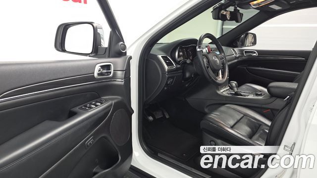 Jeep Cherokee 2019 — photo 13