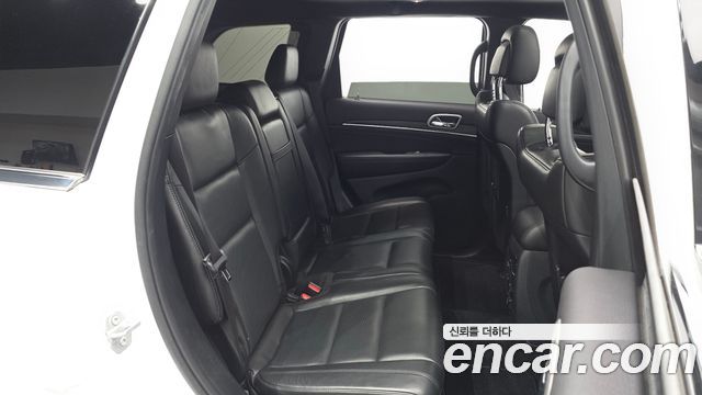Jeep Cherokee 2019 — photo 17