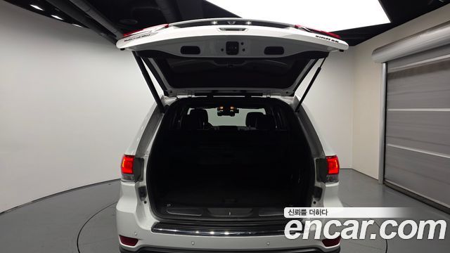 Jeep Cherokee 2019 — photo 26