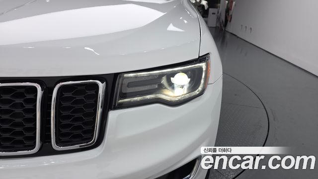 Jeep Cherokee 2019 — photo 8
