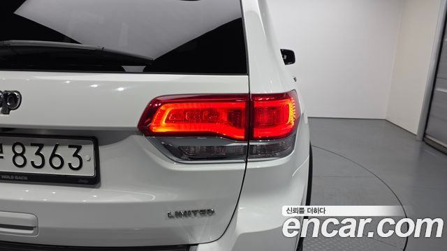 Jeep Cherokee 2019 — photo 9