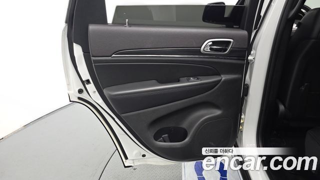 Jeep Cherokee 2019 — photo 15