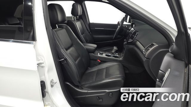 Jeep Cherokee 2019 — photo 16