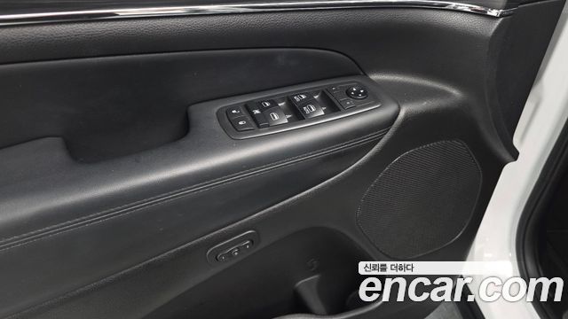 Jeep Cherokee 2019 — photo 30