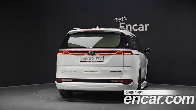 Kia Canival 2021 — photo 4