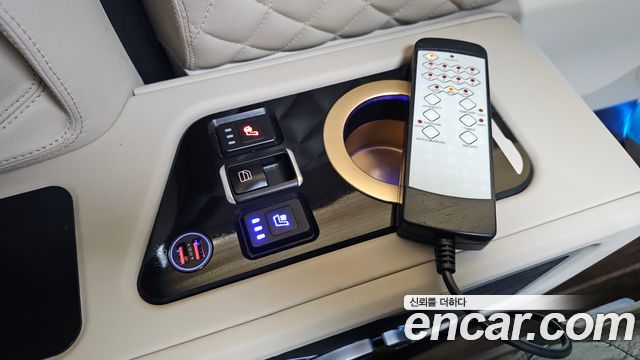 Kia Canival 2021 — photo 35