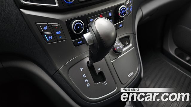 Hyundai Starex 2019 — photo 9