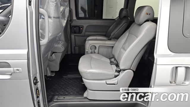 Hyundai Starex 2019 — photo 11