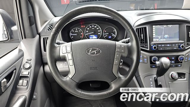 Hyundai Starex 2019 — photo 13