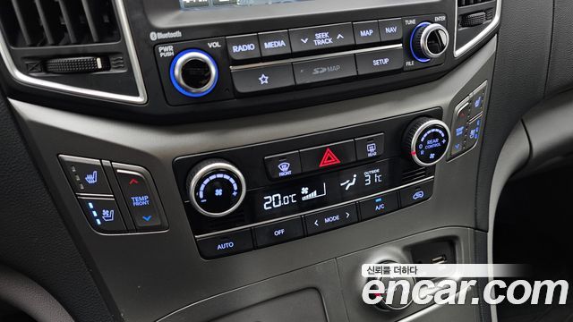 Hyundai Starex 2019 — photo 16