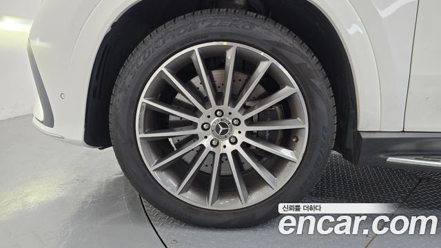 Mercedes-Benz GLE-Class 2023 — photo 5
