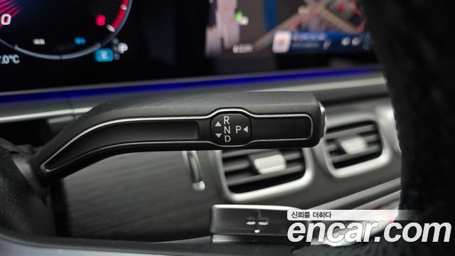 Mercedes-Benz GLE-Class 2023 — photo 9