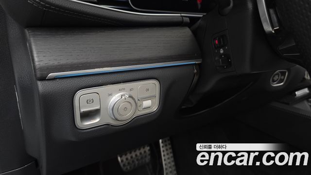 Mercedes-Benz GLE-Class 2023 — photo 19