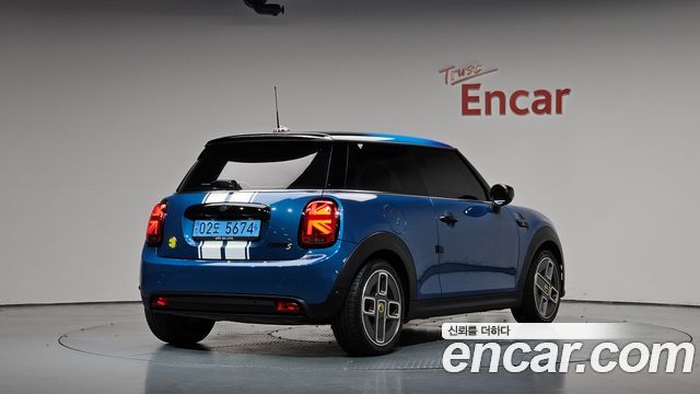 Mini Cooper 2022 — photo 2