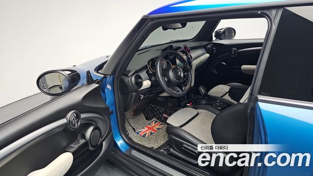 Mini Cooper 2022 — photo 13