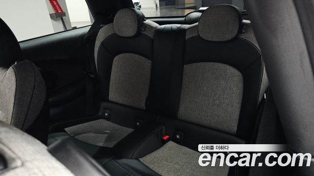 Mini Cooper 2022 — photo 17